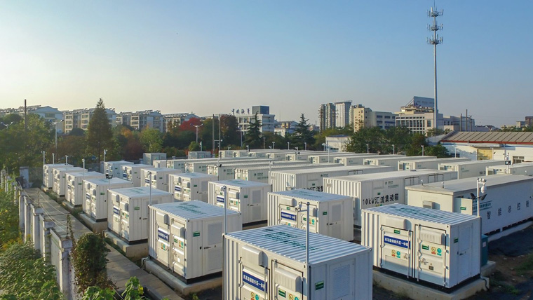 光伏儲能電站的電能存多久，10kw光伏電站配多大儲能