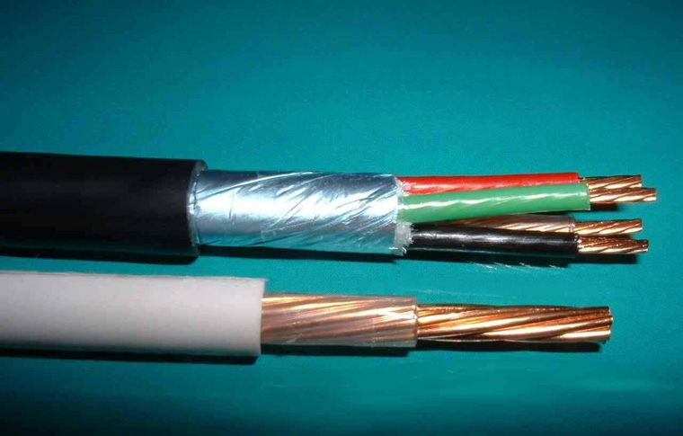 光伏電纜哪些項(xiàng)目用，光伏板與光伏板電纜怎么連接
